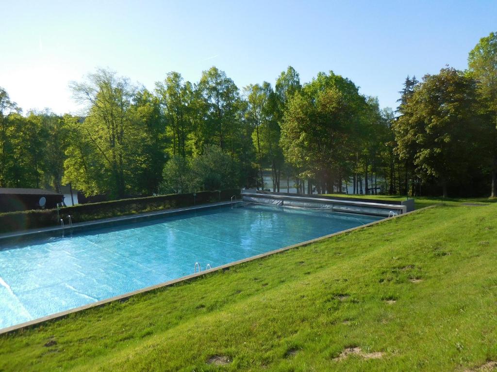 Bazén v ubytování Haus am See nebo v jeho okolí