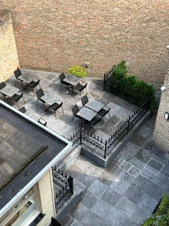 Un balcón o terraza en Hotel du Théâtre