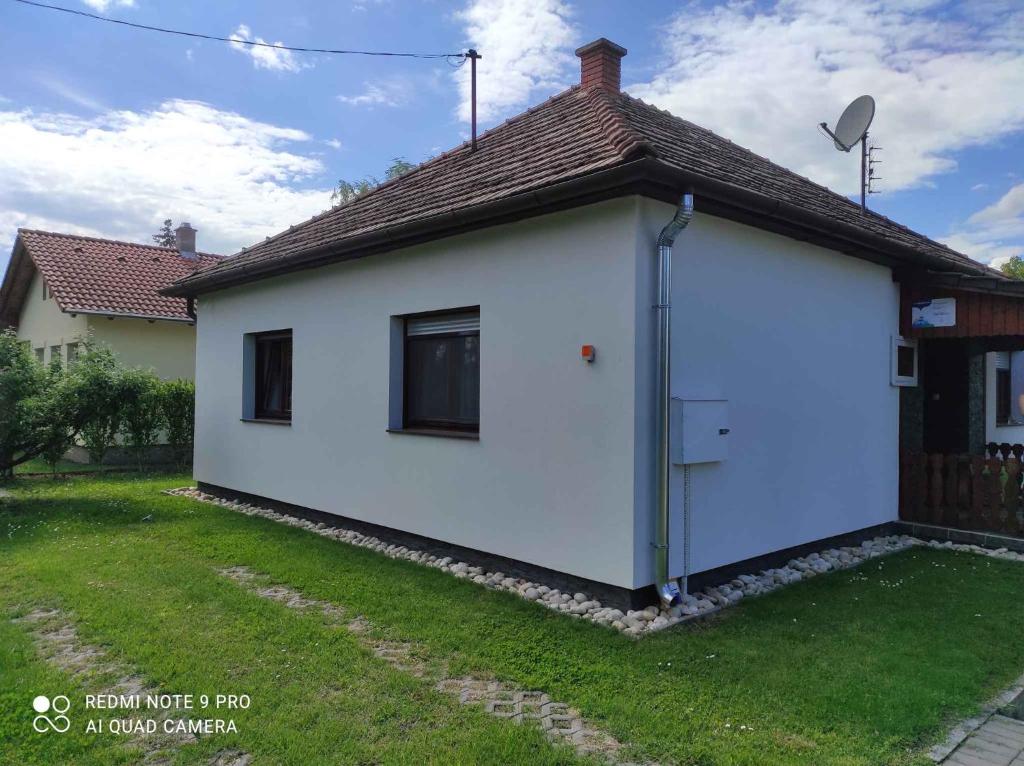 The building in which the holiday home is located