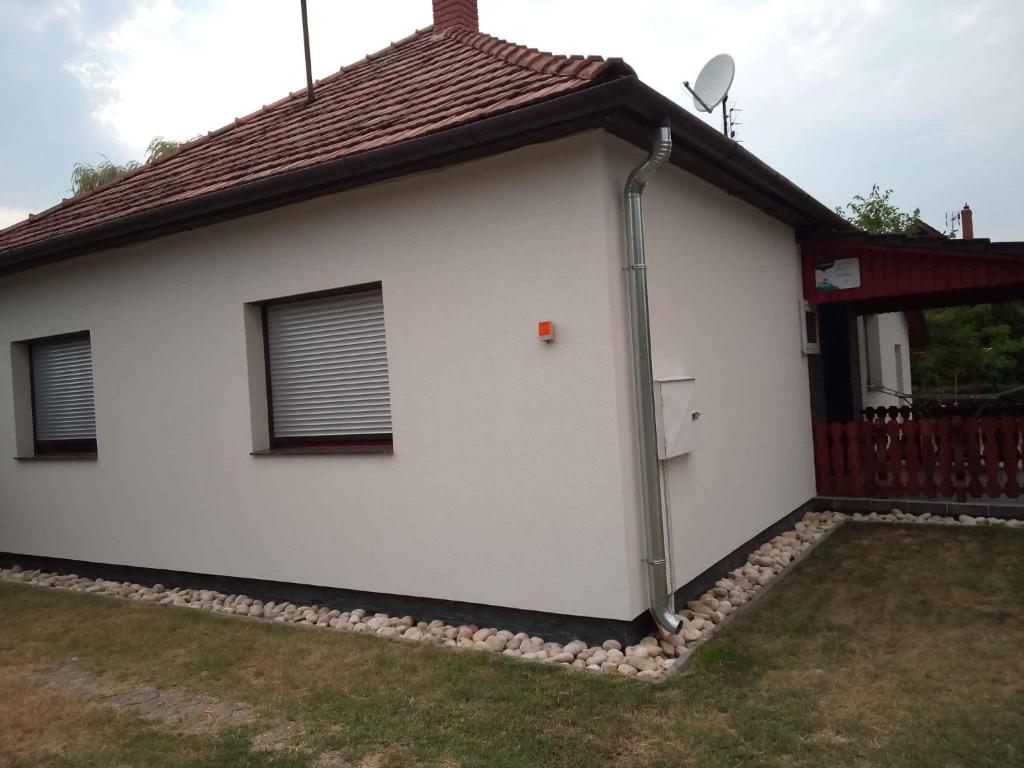 The building in which the holiday home is located