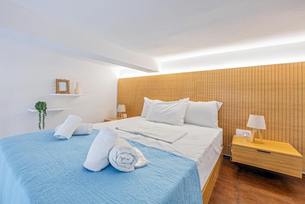 The Walls Apartments by Cretanhouses
