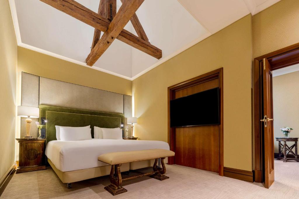 NH Collection Prague Carlo IV - Resim 19