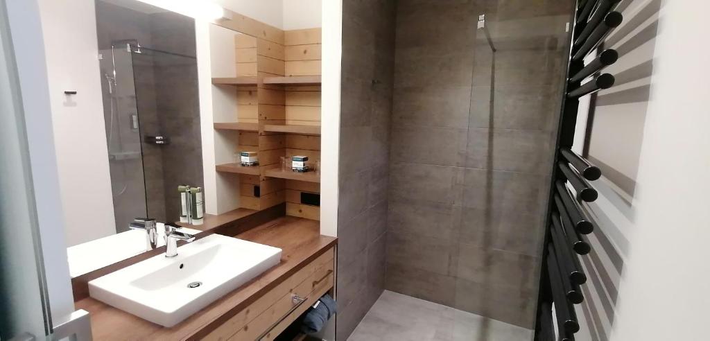 Koupelna v ubytování Hotel Schwarz Alm Zwettl