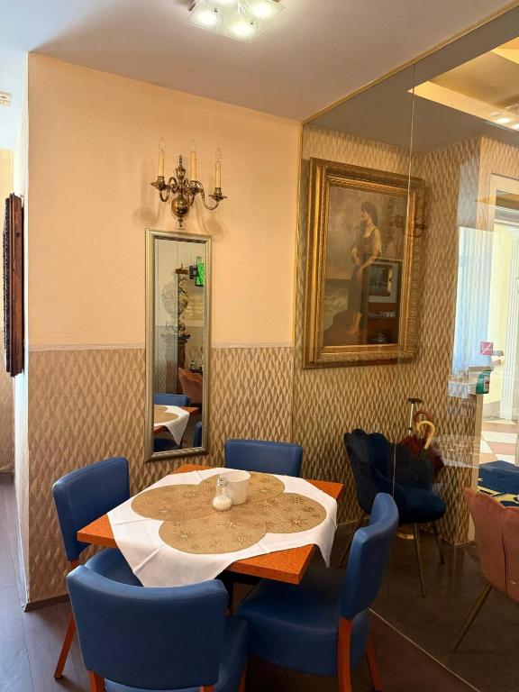 O zonă de relaxare la Hotel Pension Excellence