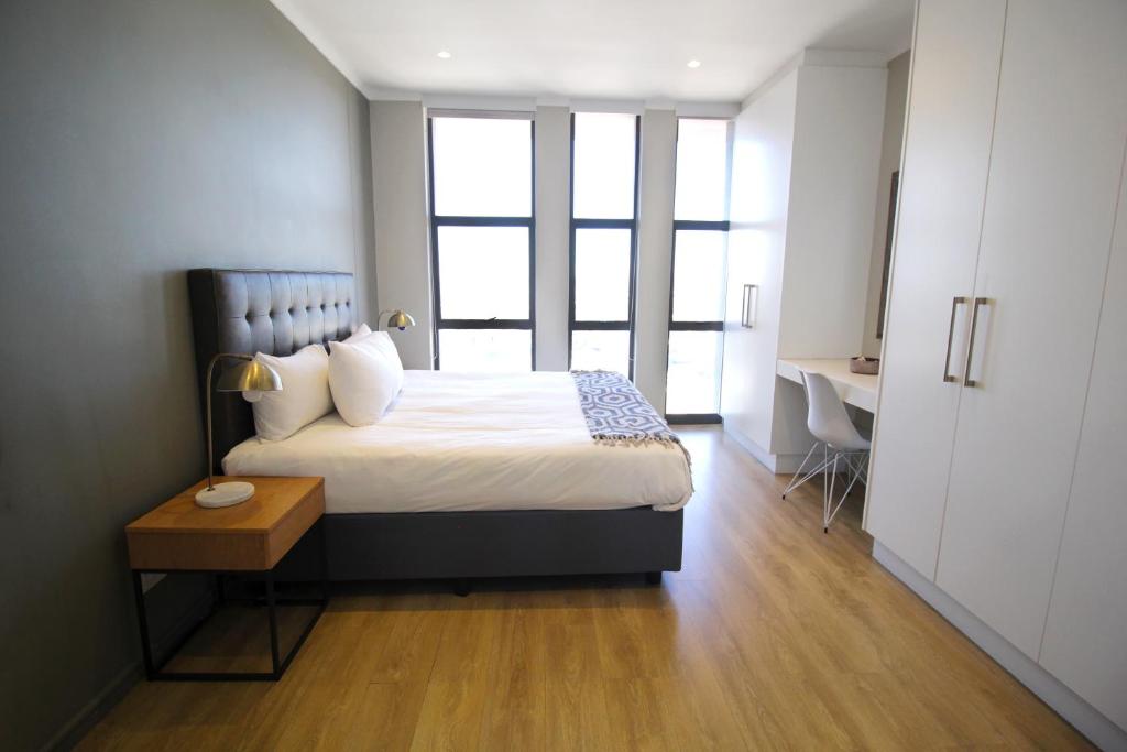 Sandton Smart Apartment Sixteen