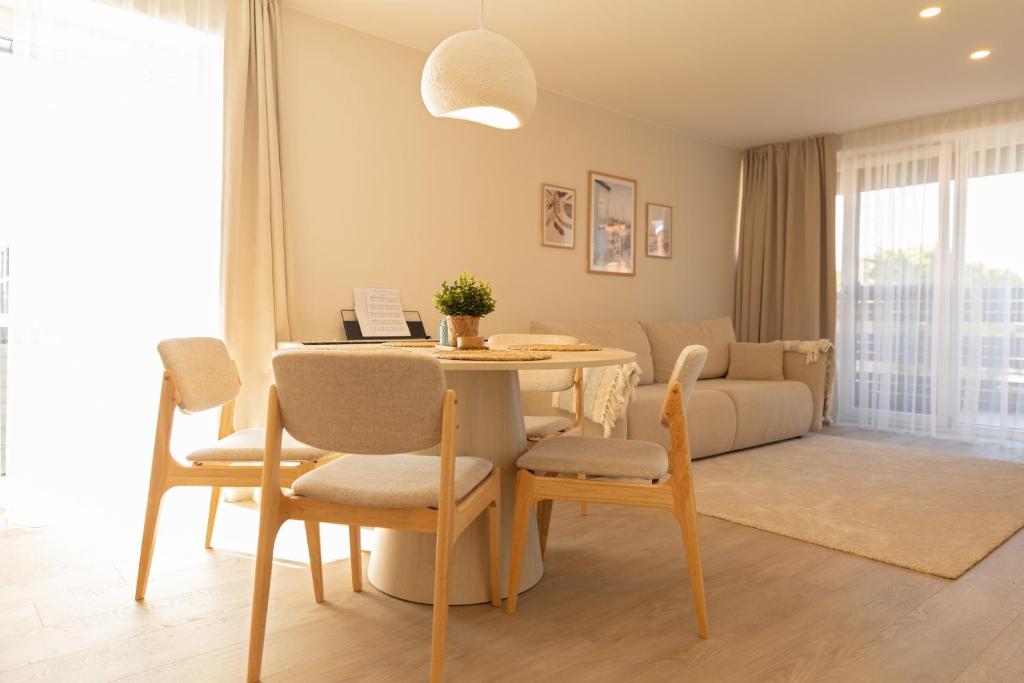 Khu vực ghế ngồi tại Nidos Natos