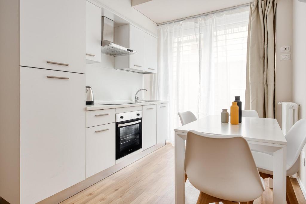 Hostmate - Milano - Imperia's Prism - Romolo IULM