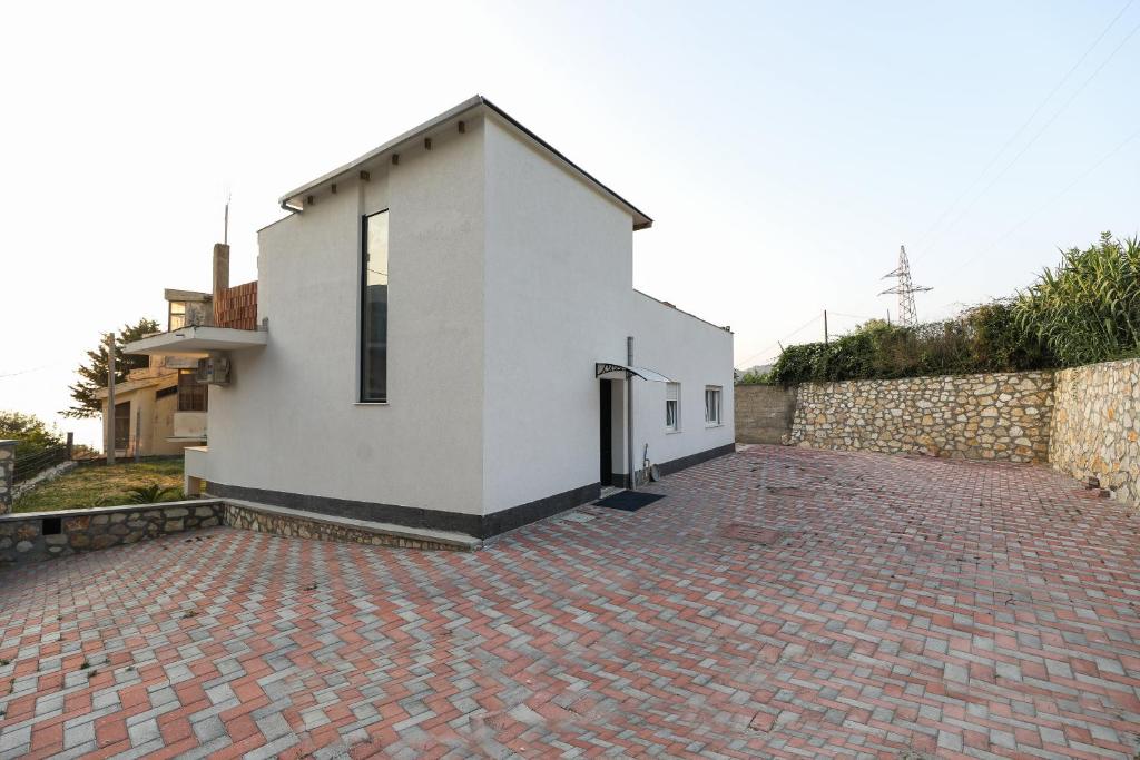Vila Altin