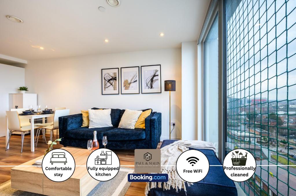Posezení v ubytování 2 Bedroom Apartment By Paul & Malin Properties Short Lets & Serviced Accommodation Stretford With Free WiFi & Gym Access