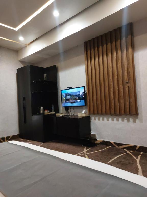 TV a/nebo společenská místnost v ubytování Westine Hotels and Spa Limited