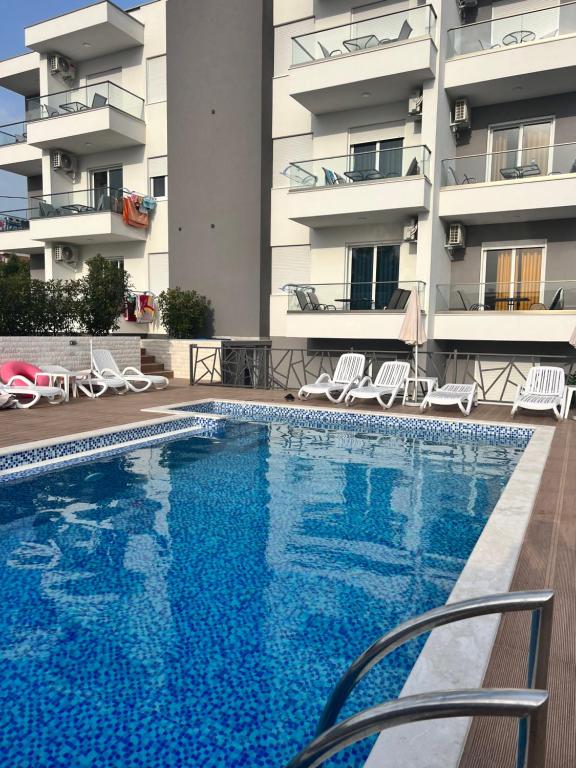 Bazén v ubytování Apartments Posejdon Lux nebo v jeho okolí