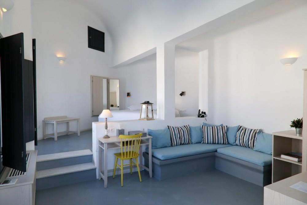 Posezení v ubytování Grand Ambassador Santorini Hotel