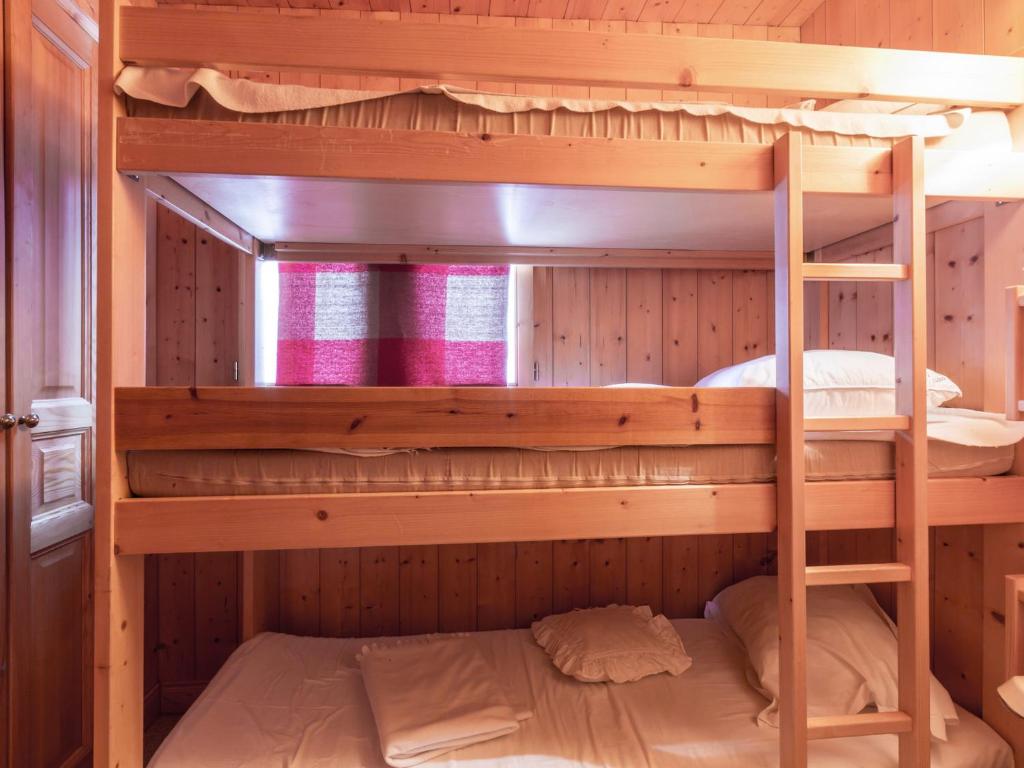 Chalet rustique chaleureux avec cheminée à Val-d'Isère – photo 16