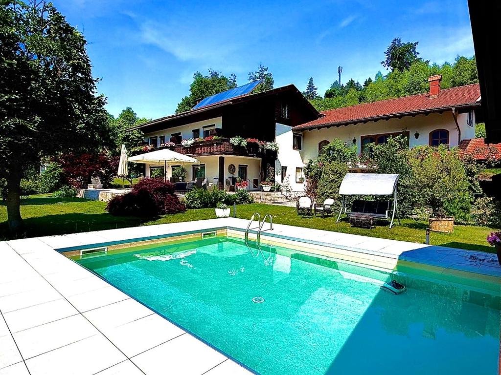 Bazén v ubytování Ferienhaus Kramser nebo v jeho okolí