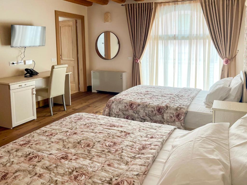 Le 4 Camere - Großes Doppel- Oder Zweibettzimmer