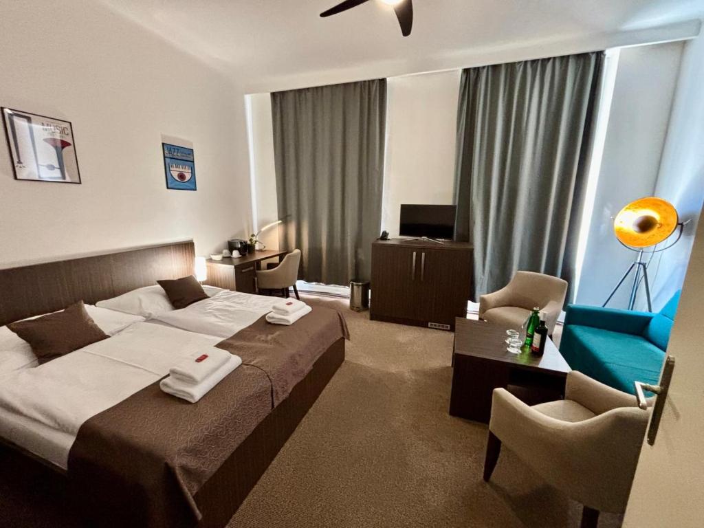 Apartments Embassy by LH - Resim 25