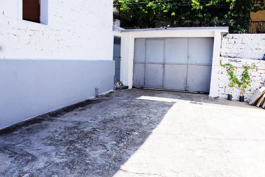 Fotografie z fotogalerie ubytování Zere House v destinaci Polisi i Vogël