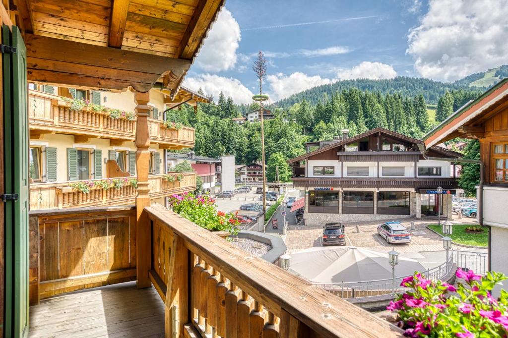 Nespecifikovaný výhled na hory nebo výhled na hory při pohledu z hotelu