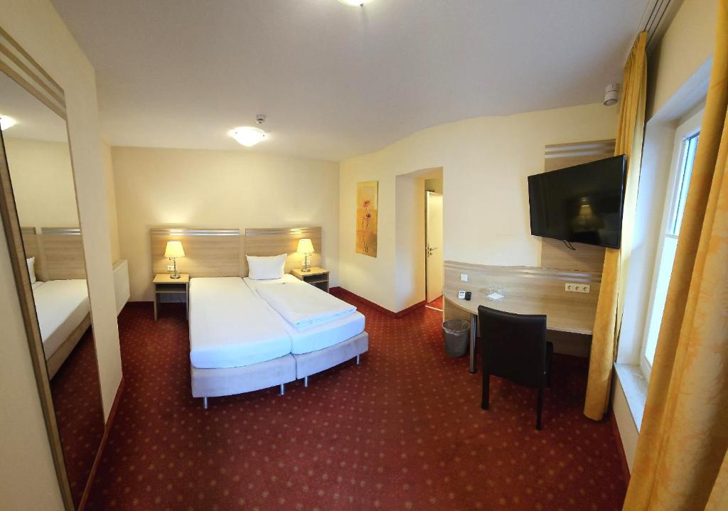 Hotel Altes Weinhaus - Small Double Room
