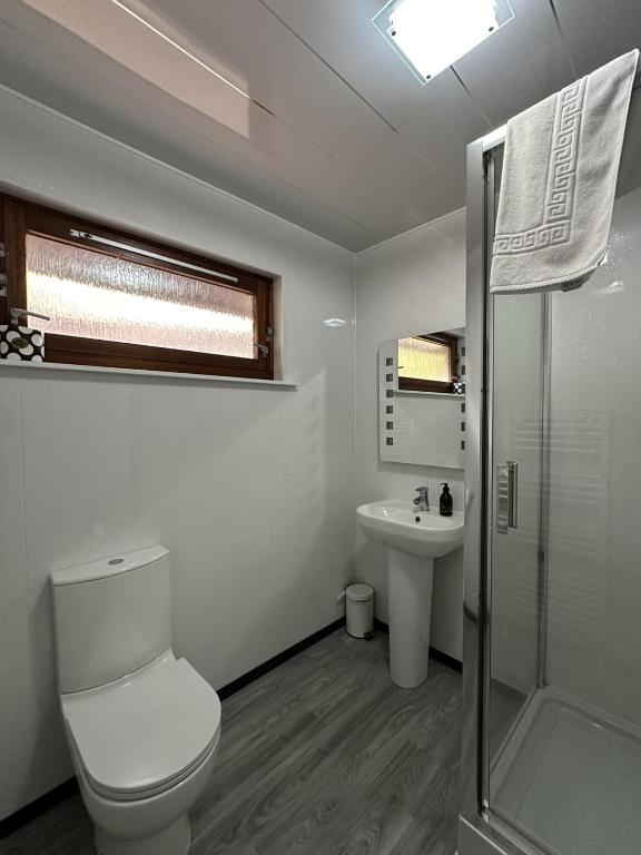 Guisachan Guesthouse - Camera Familiare Con Vista Giardino