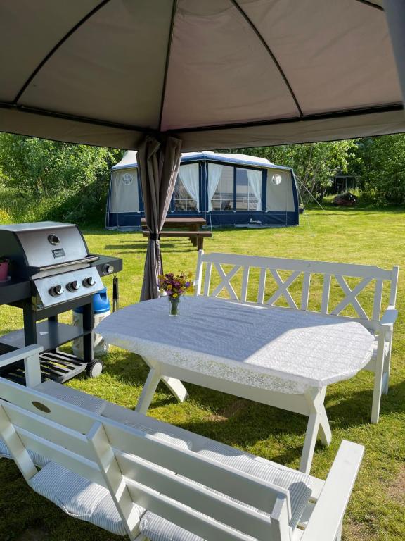 Billede fra billedgalleriet på Caravan at the Cottage House i Ertenvåg