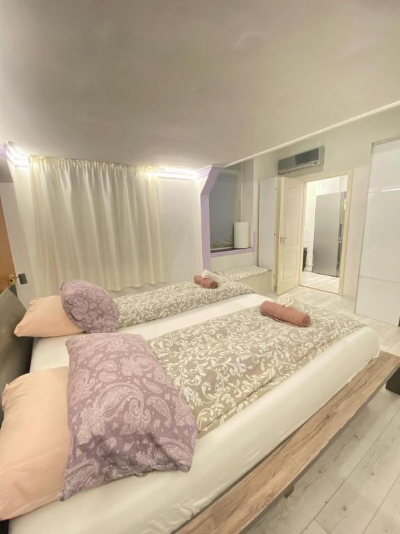 Posteľ alebo postele v izbe v ubytovaní Budapest City center perfect location