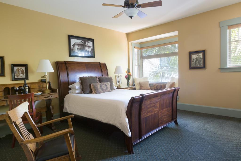 1906 Lodge - King Room Disability Access