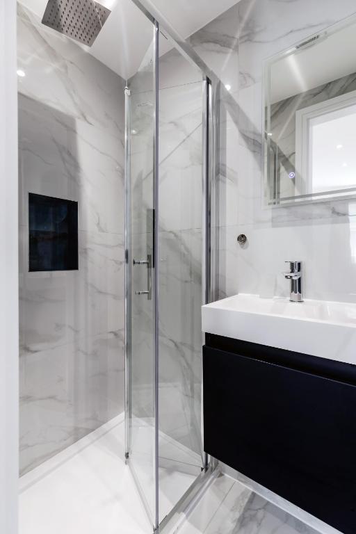 Upper Berkeley Hotel - Resim 12
