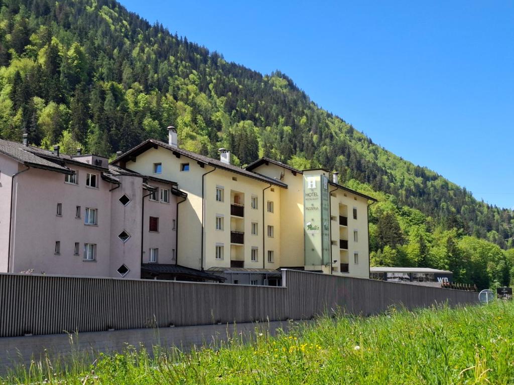 Nespecifikovaný výhled na hory nebo výhled na hory při pohledu z hotelu