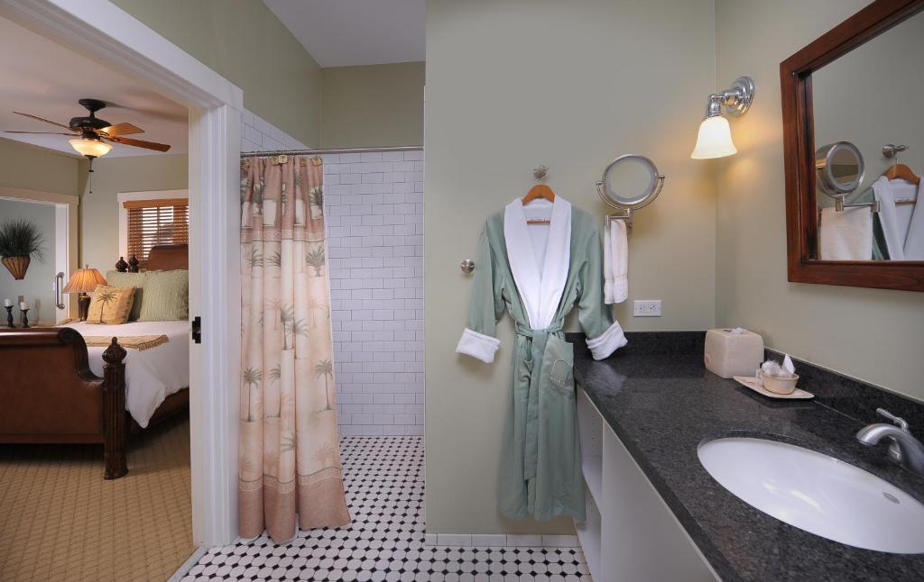 1906 Lodge - King Room With Roll In Shower - Disability Access