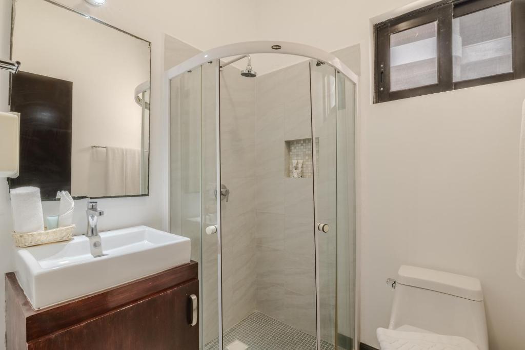 Vela's Condos Ocean Front - Two-Bedroom Apartment Partial Ocean View