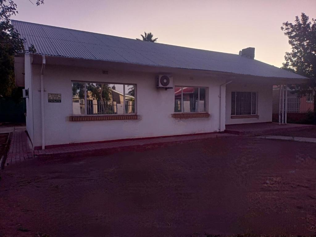 Το κτήριο όπου στεγάζεται  το δωμάτιο σε οικογενειακή κατοικία