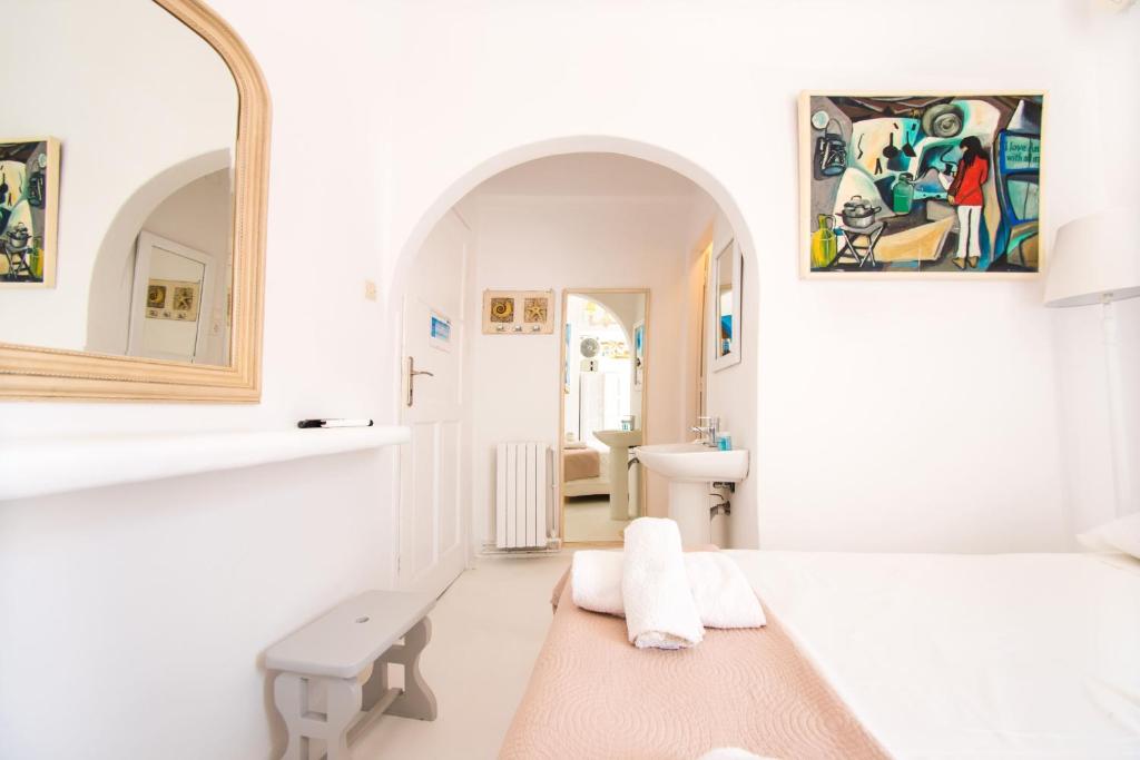 Ένα μπάνιο στο Hotel Delfines