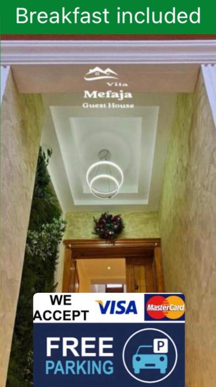 克鲁亚Villa Mefaja的标有“我们接受免费停车”的标志