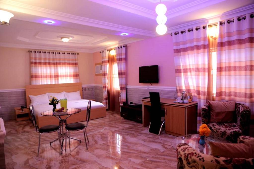 TV a/nebo společenská místnost v ubytování Dilida Hotel