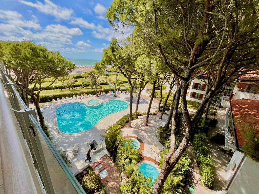 Bazén v ubytování Park Hotel Pineta & Dependance Suite nebo v jeho okolí