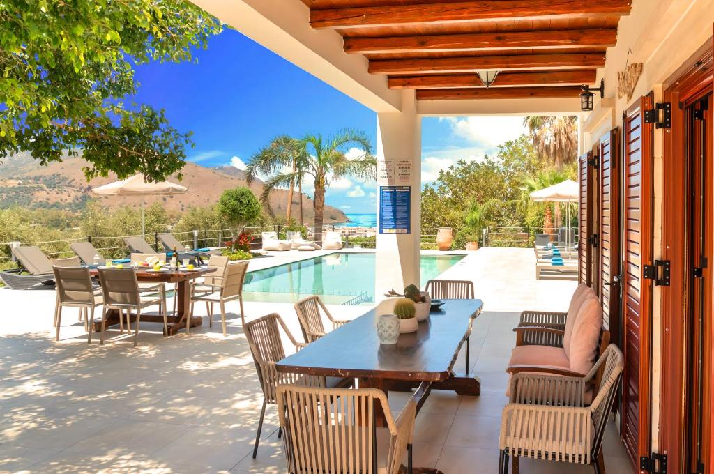 Bazén v ubytování Cretan Dream Villa nebo v jeho okolí