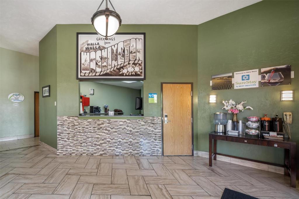 Příslušenství pro přípravu čaje a kávy v ubytování SureStay by Best Western Walla Walla