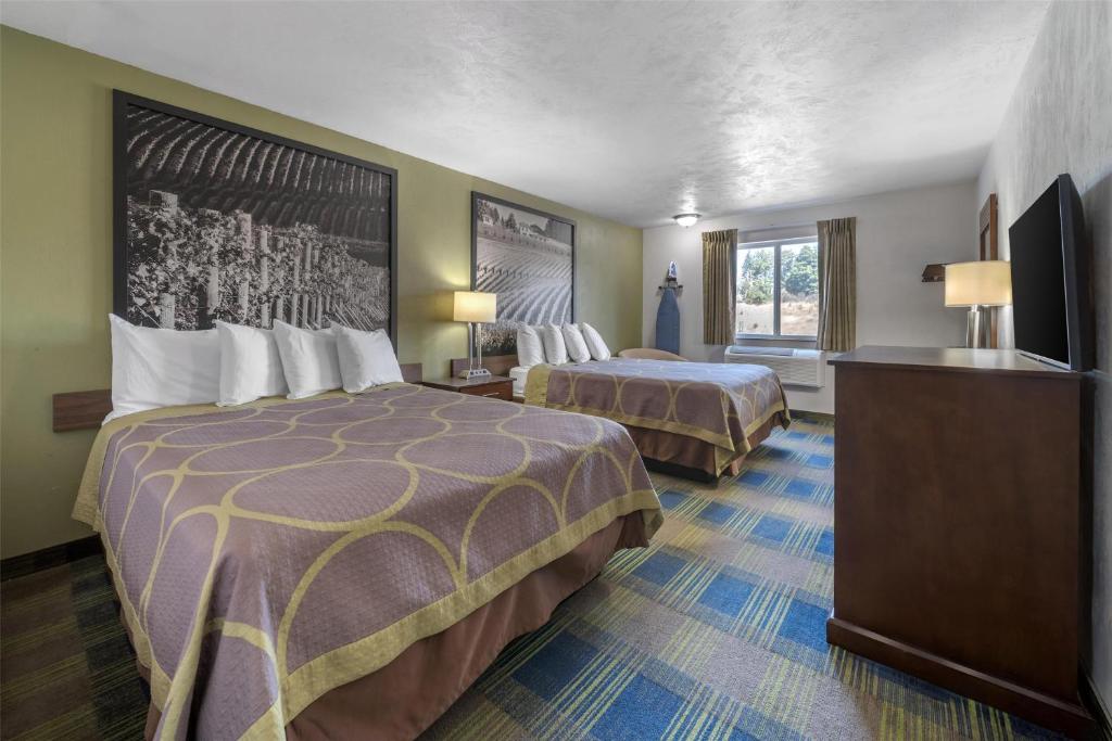 Postel nebo postele na pokoji v ubytování SureStay by Best Western Walla Walla
