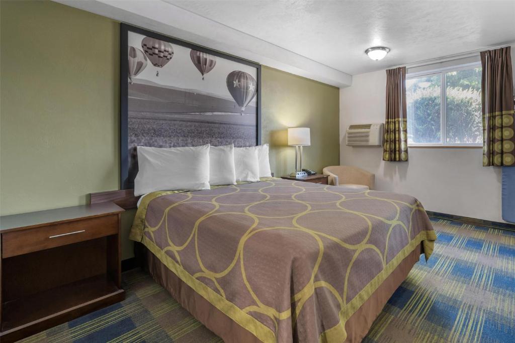 Postel nebo postele na pokoji v ubytování SureStay by Best Western Walla Walla