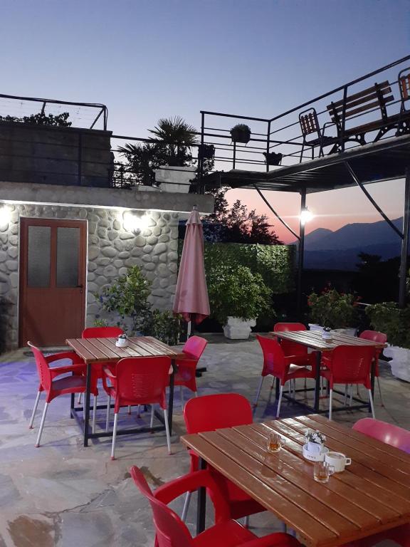 Fotografie z fotogalerie ubytování Bixhaku GuestHouse v destinaci Gjirokastër