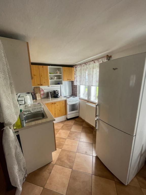 Kuchyň nebo kuchyňský kout v ubytování Útulná chaloupka v Krkonoších