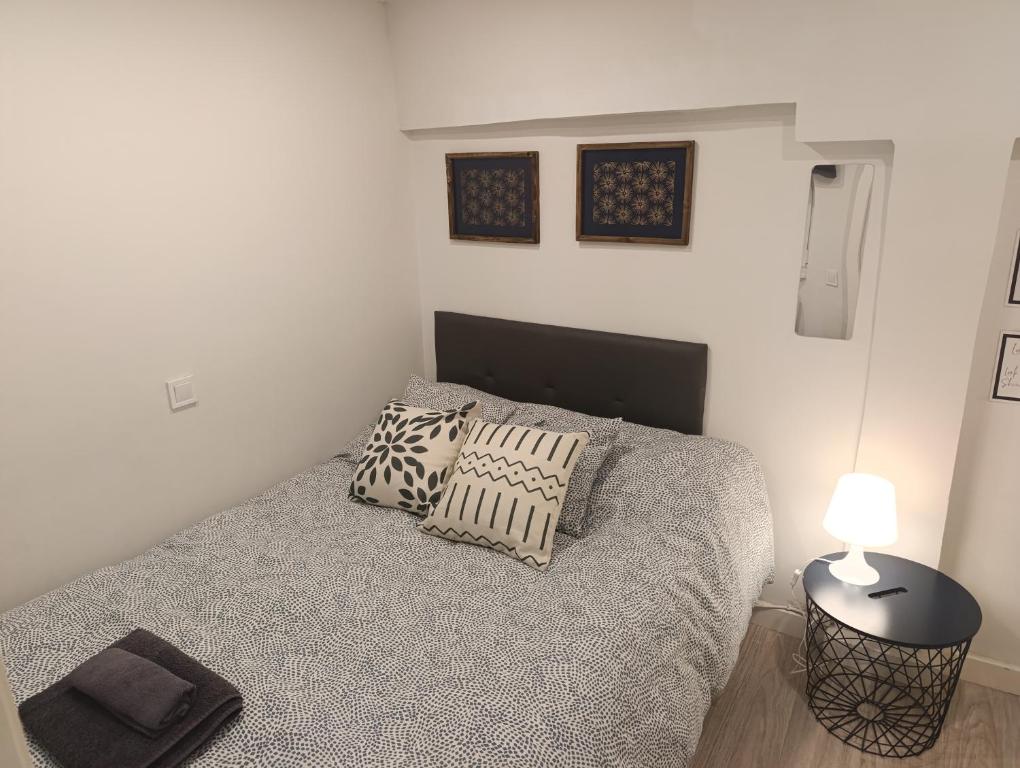 Postel nebo postele na pokoji v ubytování Apartamento con encanto en Casco Histórico de Burgos