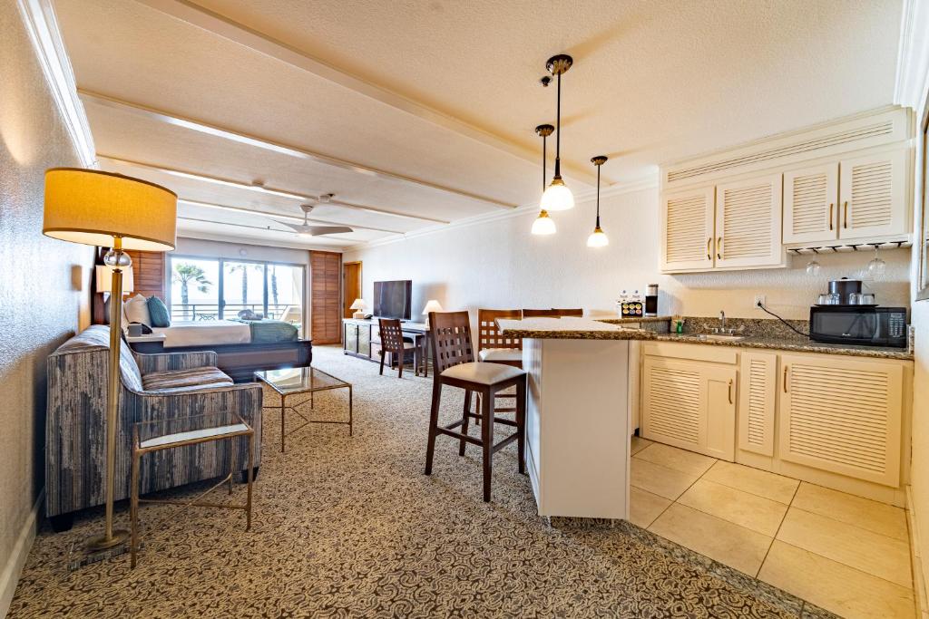 Pacific Terrace Hotel photo