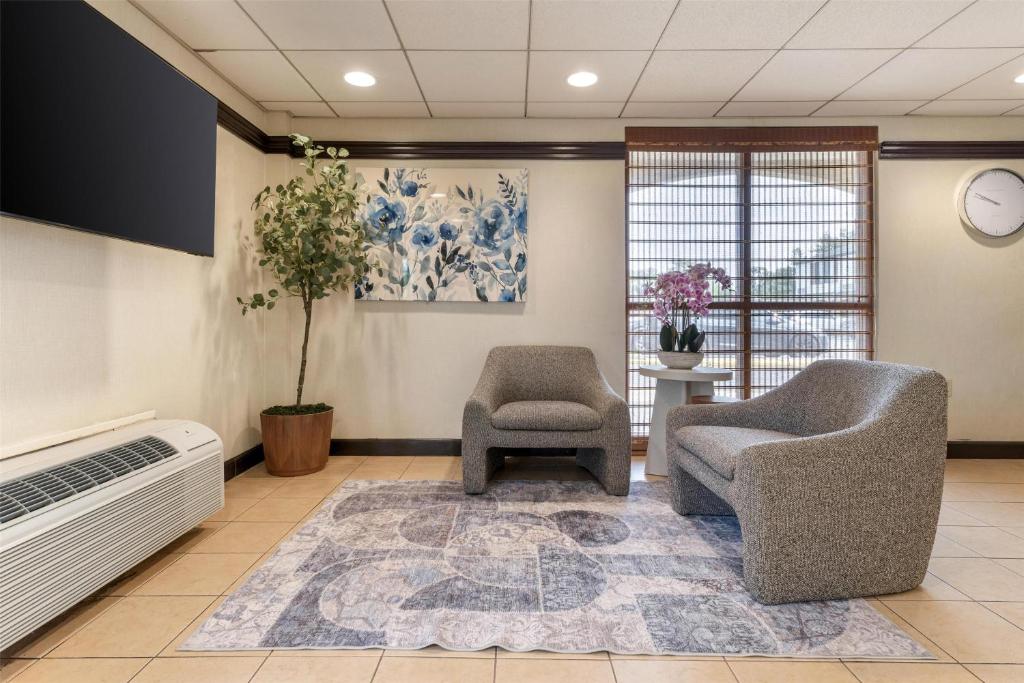 SureStay Hotel by Best Western East Brunswick photo