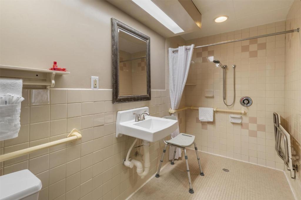 SureStay Hotel by Best Western East Brunswick photo