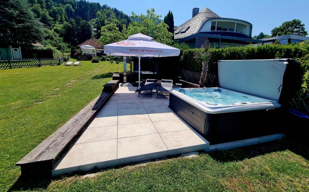 Bazén v ubytování Haus am See nebo v jeho okolí