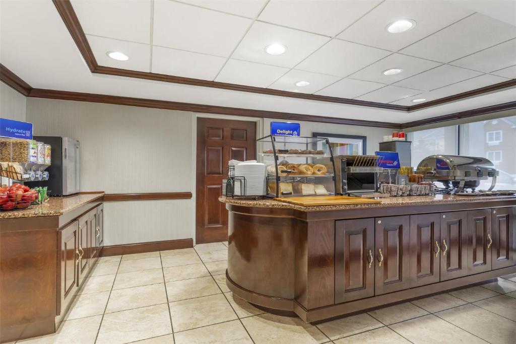 Best Western Dulles Airport Inn photo