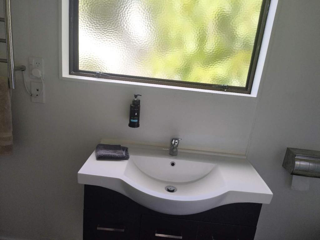 2 double beds including 1 double sofa bed Garden Chalet, 7A - Resim 12