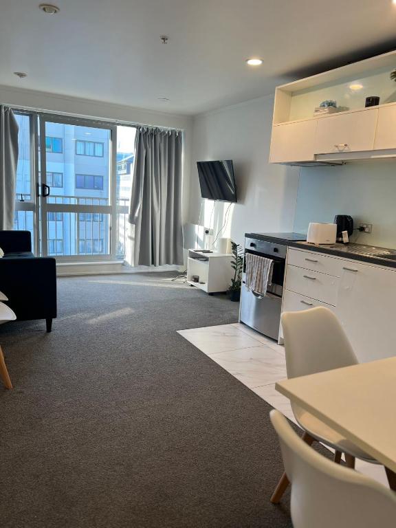 Arthur 2 bedroom 1 living room balcony view wifi gym swiming pool and easy parking1214